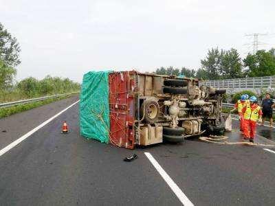 「众卡之友」货车司机长期跑高速，注意这些事项，为自己安全多一份保障