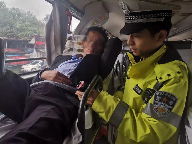 山西车管@乘坐大客车这两件事千万不能忽视，关乎生命安危↓↓↓