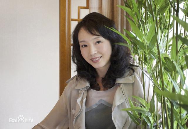 「门外的奶牛猫」一个通过毁掉我们所有人对爱情的原始理解和信念，实现爱情的故事