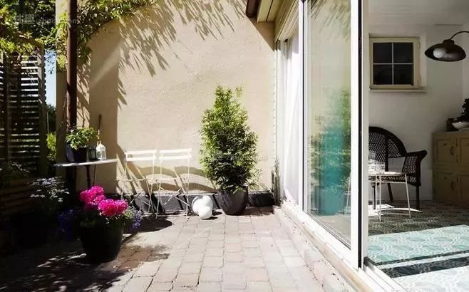 [美文分享]沉默，是一个人最大的哭声。