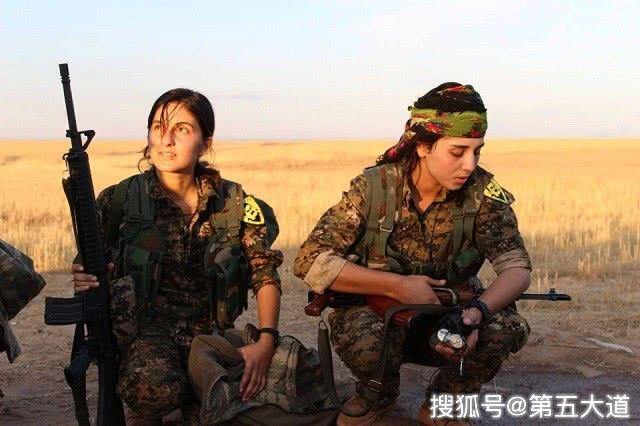 库尔德女兵遭土耳其俘虏，受尽折磨后被处决