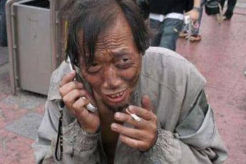 「华云头条」心理学：第一眼你觉得哪个乞丐是假的？测出你真实的心理年龄！
