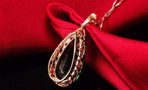 【情感夜世界】心理测试：4条宝石项链，哪条最值钱？测你5年后能拥有多少财富