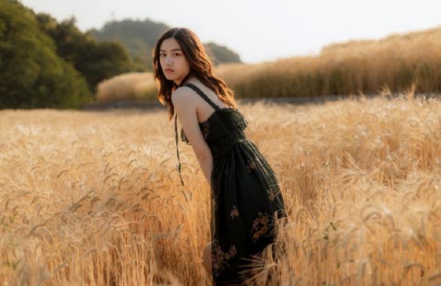 花颜有情@九月再见，十月你好，我依然在等你，但不是在原地