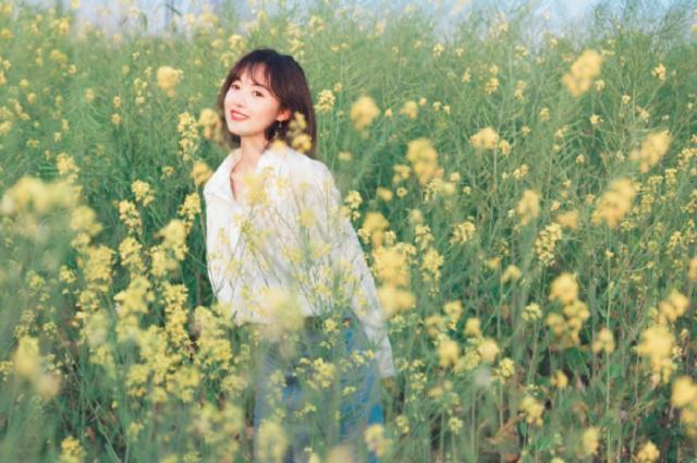 花颜有情@九月再见，十月你好，我依然在等你，但不是在原地