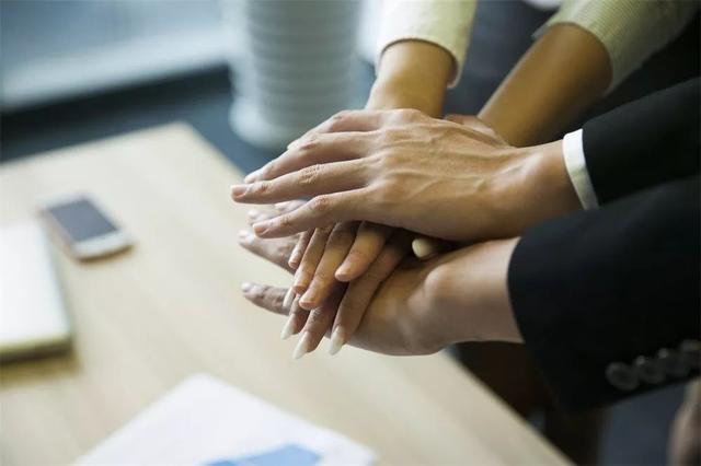 [极致亮哥]人的一生其实经营自己最重要