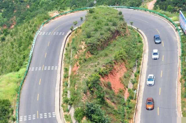 汽车超级粉丝@新手开车四大错觉，老司机都难以避免，每一个都是马路杀手！