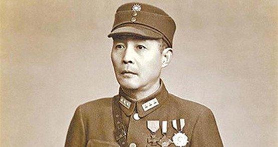 他是黄埔军校总教官，嗜财如命，策划和指挥了抗战时期最提气的一次行动