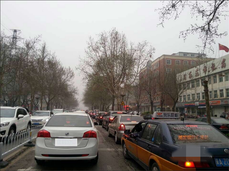 「开着夏利的车」刹车片更换周期是多久？内行：5000公里不可取，这个数字记心头！