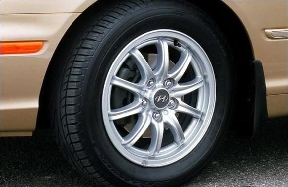 汽车教育：安装轮胎时，要注意4个要点，估计很多车主不知道