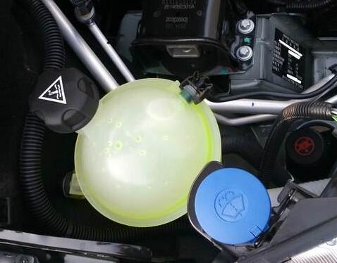 自主汽车网：汽车防冻液多久换一次合理 防冻液使用注意事项