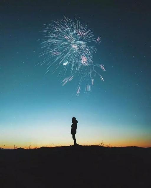 「初恋很苦」深夜一个人难受想哭的说说，写给傻傻的自己