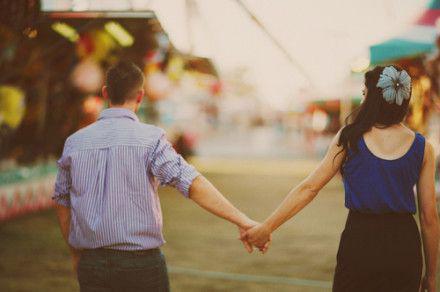 [半夏情感]老公帮大哥出钱买房却没还钱，咱装修新房不够钱，大哥举动我流泪