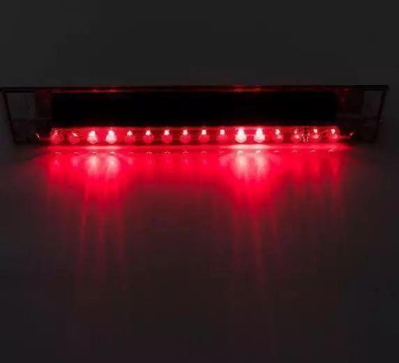 宽哥看车@前车“换装”，后车遭殃...车辆改装不仅危险还违法！