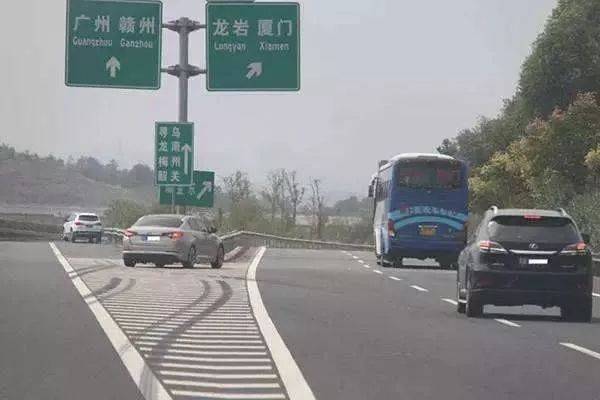 #爱车兵团#高速公路事故多，和这些常见的驾驶陋习有很大关系