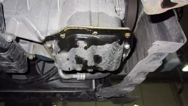 精品汽车集：发动机为什么漏油？原来是“它”惹的祸！