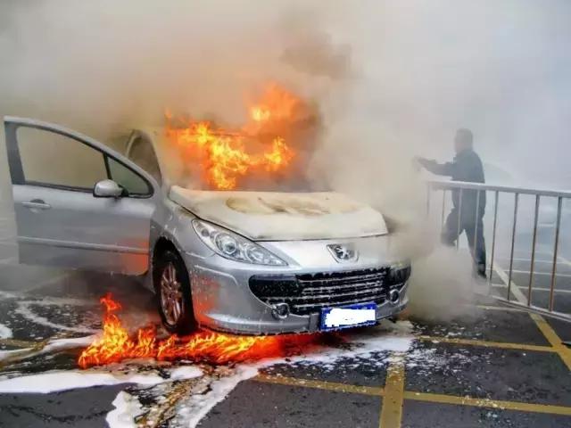 精品汽车集：发动机为什么漏油？原来是“它”惹的祸！