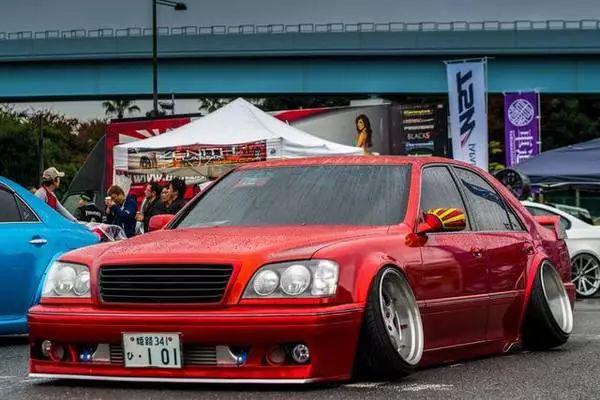 「ZAKER网」轮胎与地面接触竟然不是垂直的！我车该不是坏了吧？！