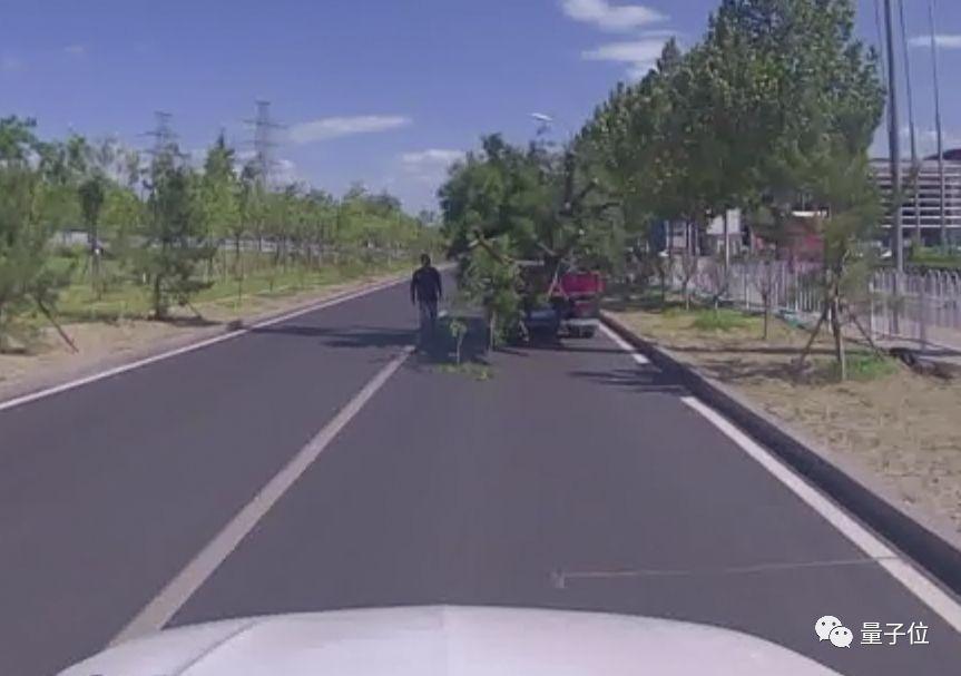 智能交通技术@300辆无人车200万公里路测零事故，首次揭秘背后整套安全保障方案