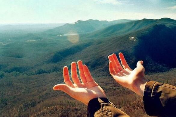 【你不离我不弃】人与人之间不要太近了，距离产生美