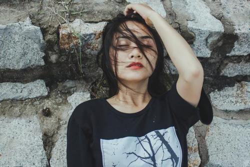 幸福的拉拉@爱情里，这4种女人，就算不漂亮，也能轻易锁住男人的心！