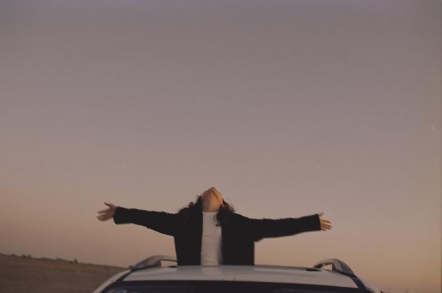 「银河星辰」20多岁没谈过恋爱的女生很可笑吗？