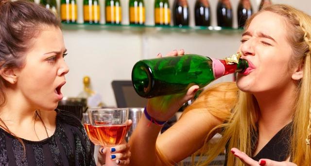 #秋叶书友会#酒桌上可以不喝酒，但千万别说这3句劝酒话，否则会被人“厌恶”