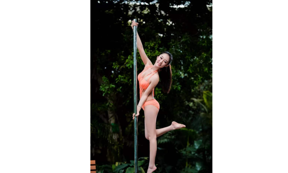 「潮流的风尚」跌倒了，就重新站起来，继续向前走，傻坐在地上是没用的。