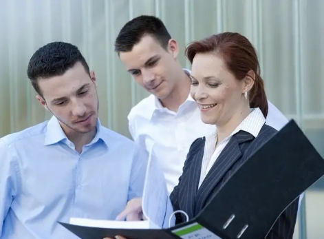 「奈奈姐姐」职场新人应该如何表现？学会当“蘑菇”，3招完美渡过新人期