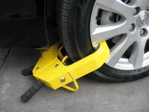 「阿虎汽车」车胎被他人恶意锁住该怎么办？别急，老司机教你几招