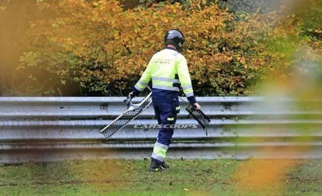 「汽车资讯」289 万的宾利飞驰全球首撞，隔着屏幕都心疼