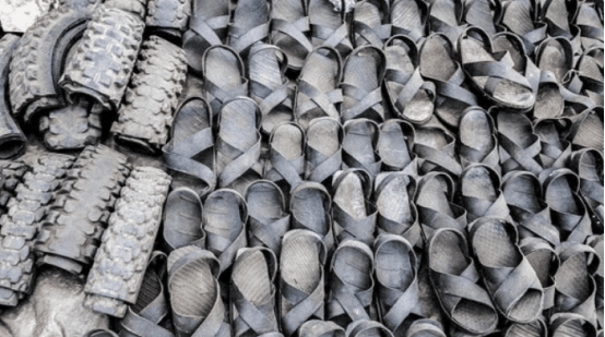 【奇闻寒梅】非洲黑人为何大量收购中国废弃轮胎？是有什么用途？