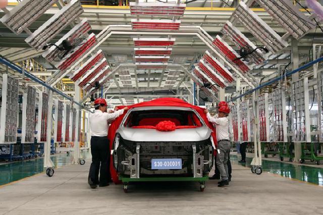 「ZAKER网」首台量产白车身下线 哪吒汽车 U 蓄势待发