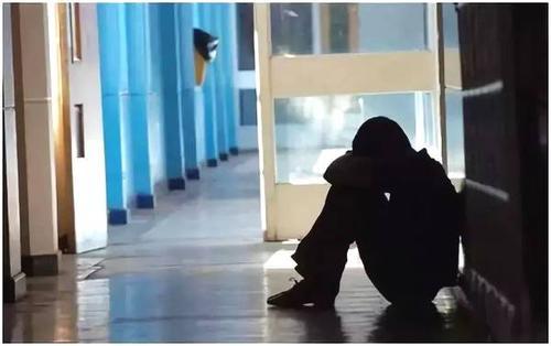 「笔抒云」伤害我的人，你凭什么还得让我感谢他？