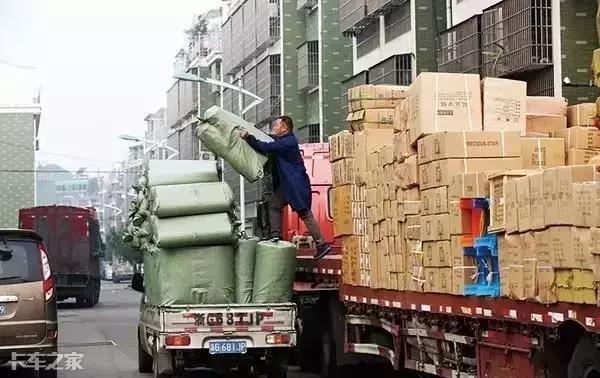 我爱奔驰大G@跑车这些年我走过最长的路不是高速，而是装卸场里的套路