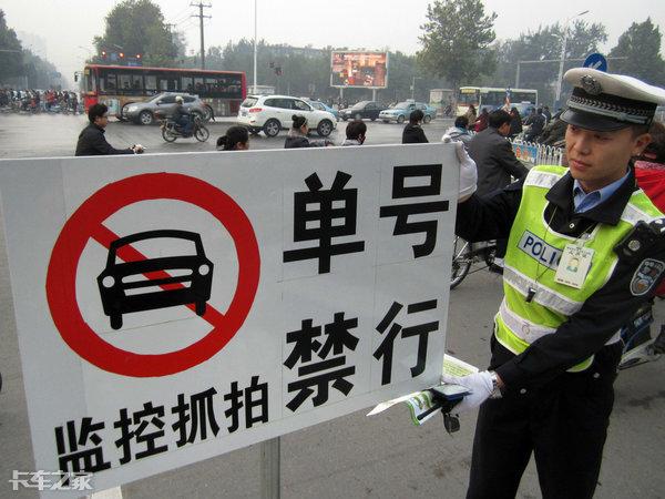 我爱奔驰大G@跑车这些年我走过最长的路不是高速，而是装卸场里的套路