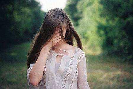 「草莓美文」心里的话，跟谁说？人生的苦，有谁懂？