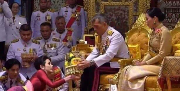 【暖暖星辰】仅上位三个月，王妃诗妮娜被剥夺全部头衔，泰版甄嬛上演