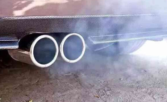 「汽车之家」女司机遇到最多的三个故障，自己就能解决，不用花冤枉钱！