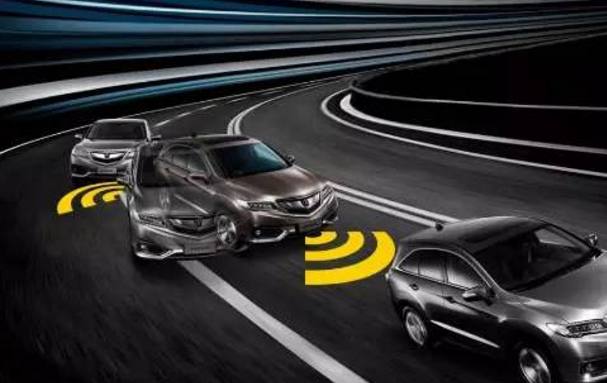 [豪车留给大咖讲]看倒车影像看后视镜来倒车哪个更稳妥？老司机的倒车绝活十拿九稳