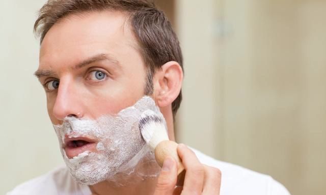 刮胡子频率影响男人寿命？劝告：3个时间最好别刮胡子，早知早好