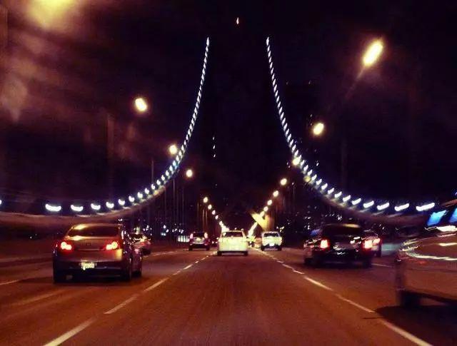 「阿虎汽车」夜晚开车视线差？记住这句顺口溜，“瞎子”都能开回家
