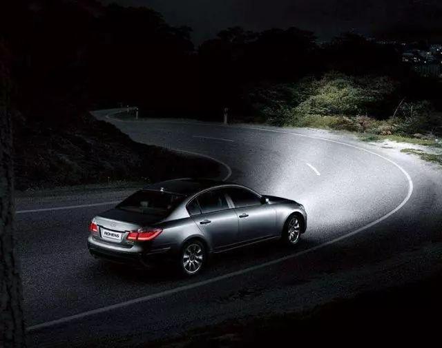 「阿虎汽车」夜晚开车视线差？记住这句顺口溜，“瞎子”都能开回家