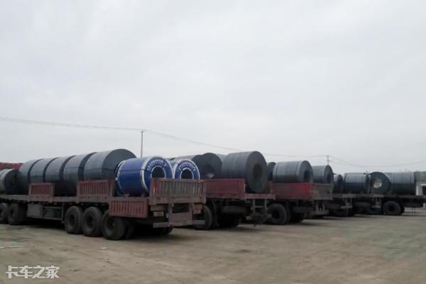 我爱奔驰大G@饿死不拉钢卷，运费低还危险，来看看国外是用啥车运输的