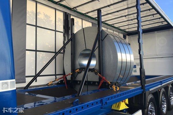 我爱奔驰大G@饿死不拉钢卷，运费低还危险，来看看国外是用啥车运输的
