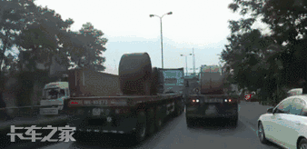 我爱奔驰大G@饿死不拉钢卷，运费低还危险，来看看国外是用啥车运输的