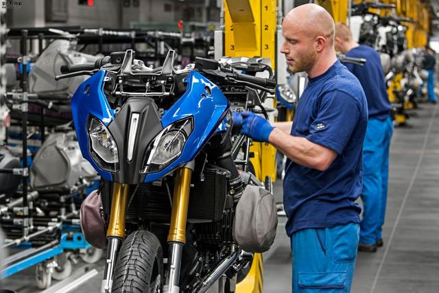 【摩托车讲解】同样是组装车：国外是纯手工，国内就成了小作坊？