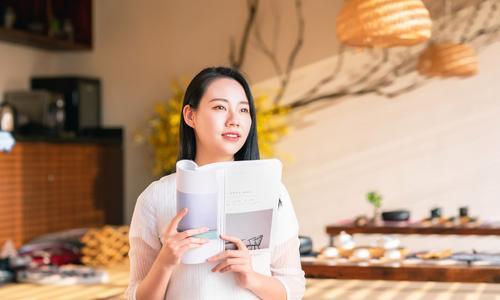 「幸福的拉拉」感情中，一个男人害怕失去你，才会经常问你这5个幼稚问题