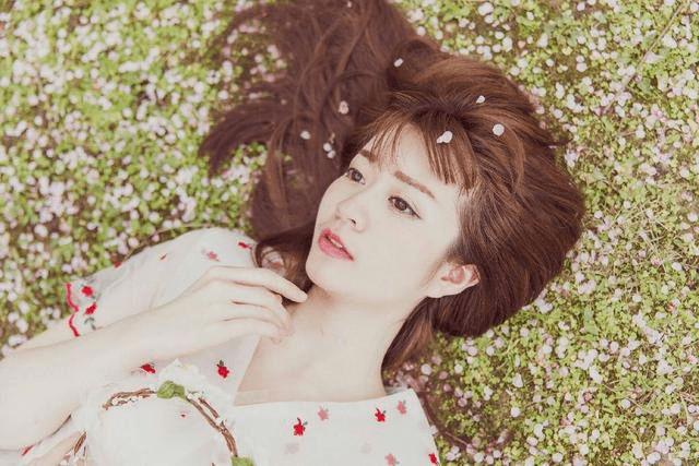 #幸福的拉拉#偷偷爱上你的男人，才会有这4种明显表现，藏都藏不住！