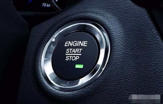 藏车坊：汽车冷车启动转速偏高，那么我们到底该不该热车？老司机来说道！